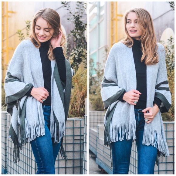 1 LEFT SALE‼️Layla Fringed Ruana - Picture 6 of 6